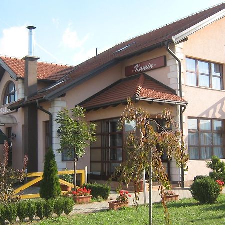 Pansion Kamin Bed & Breakfast Lukavica Dış mekan fotoğraf