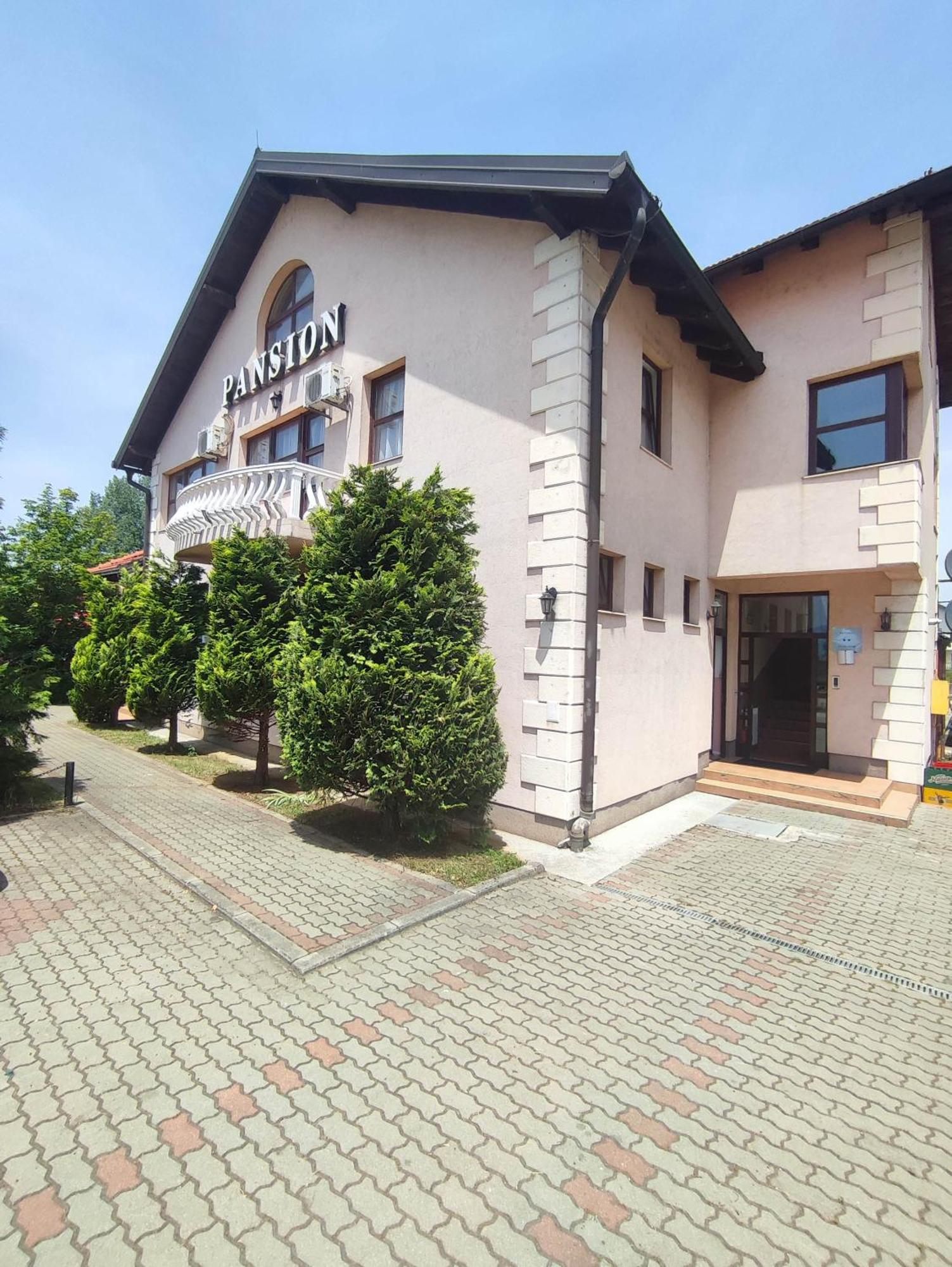 Pansion Kamin Bed & Breakfast Lukavica Dış mekan fotoğraf